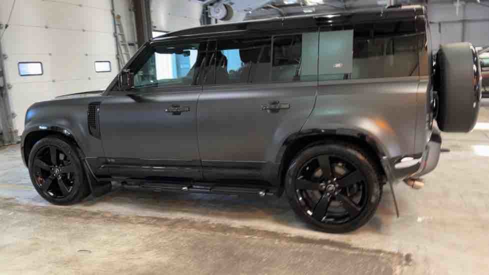 More views of Land Rover Defender 110