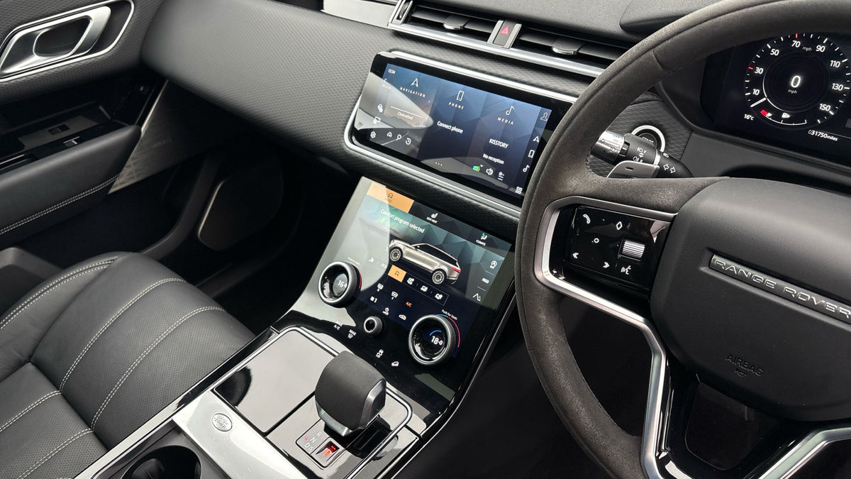 Land Rover Range Rover Velar Image 18