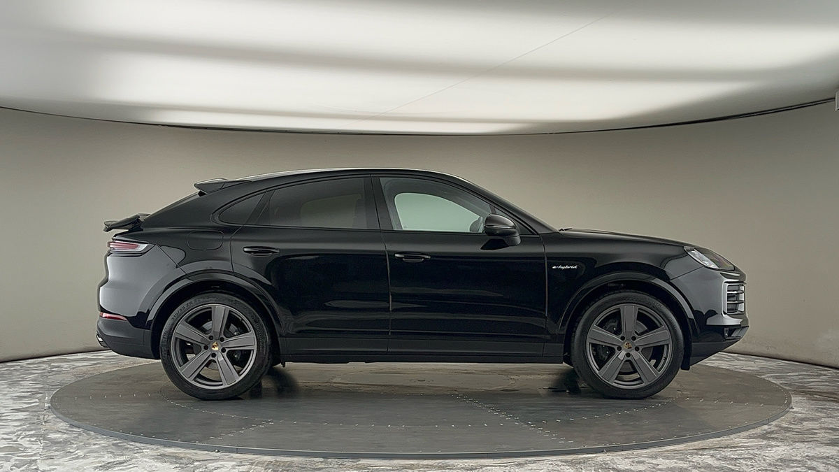 Porsche Cayenne Image 16