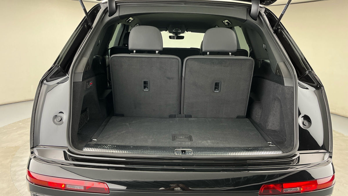 Audi Q7 Image 11