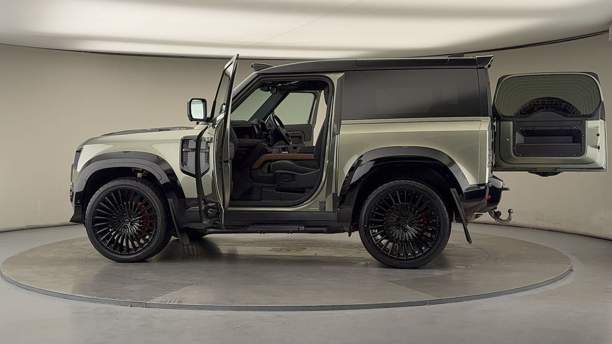 More views of Land Rover Defender 90