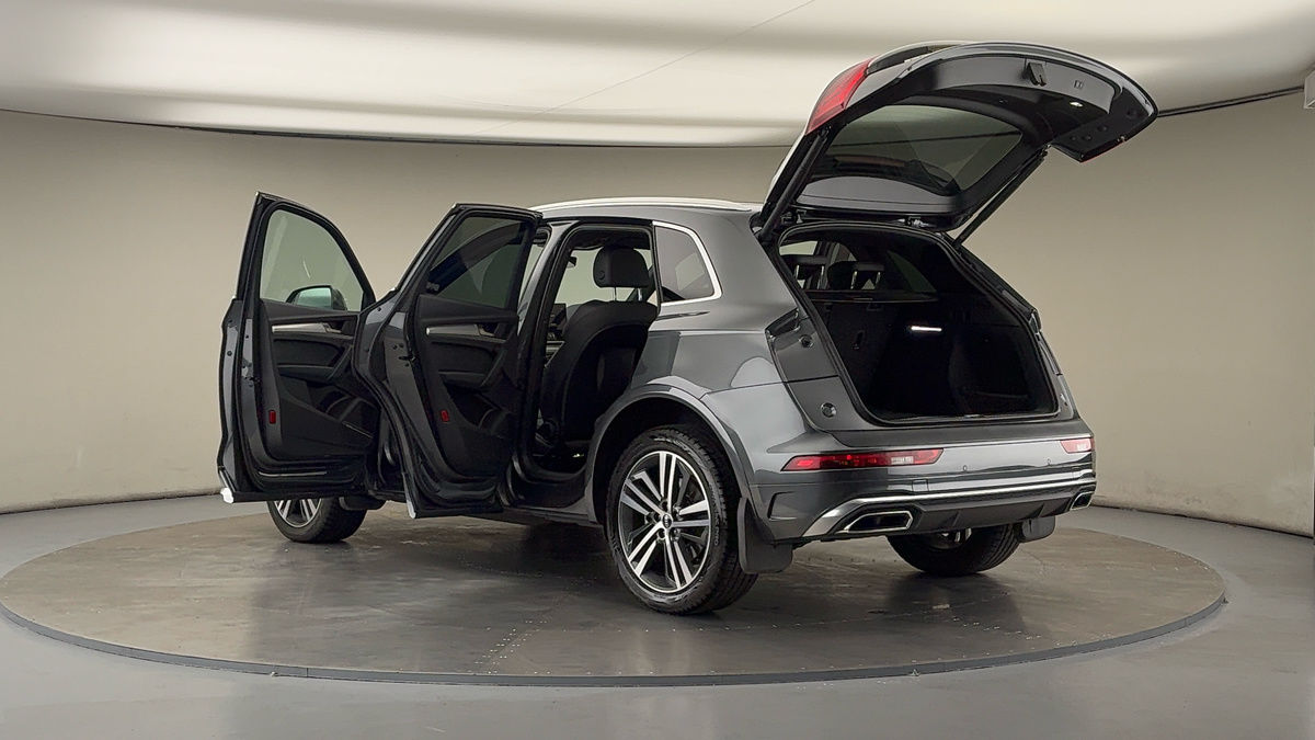 More views of Audi Q5
