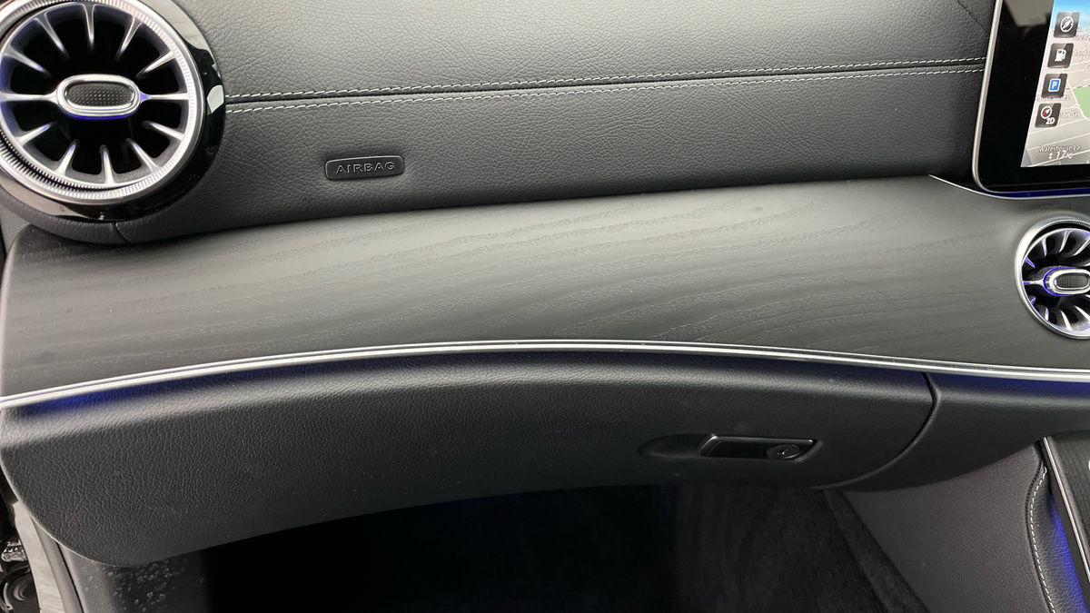 Mercedes-Benz E Class Image 25