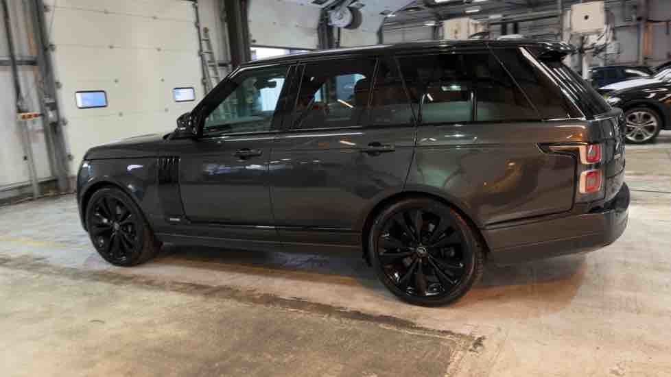 More views of Land Rover Range Rover