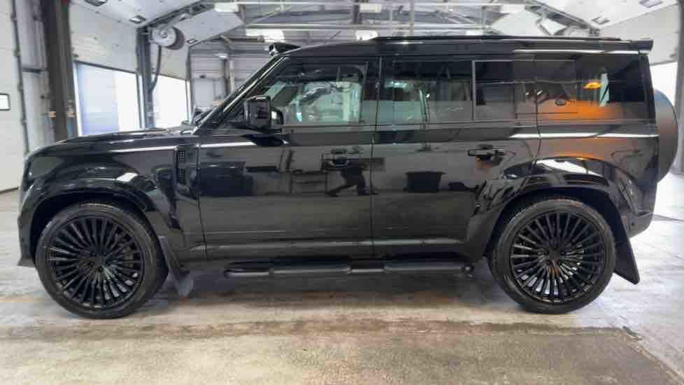 More views of Land Rover Defender 110