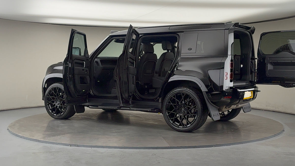 More views of Land Rover Defender 110