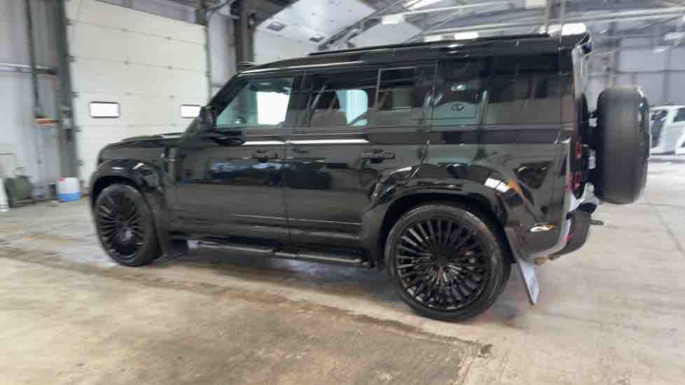 More views of Land Rover Defender 110
