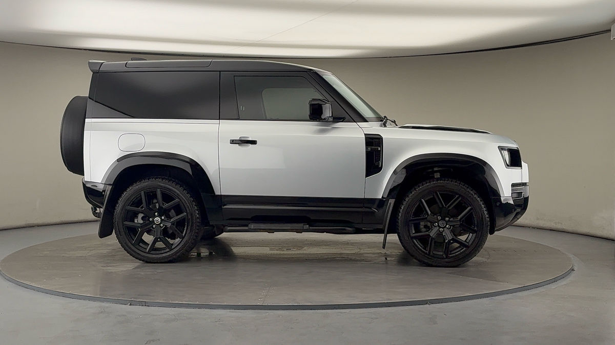 More views of Land Rover Defender 90