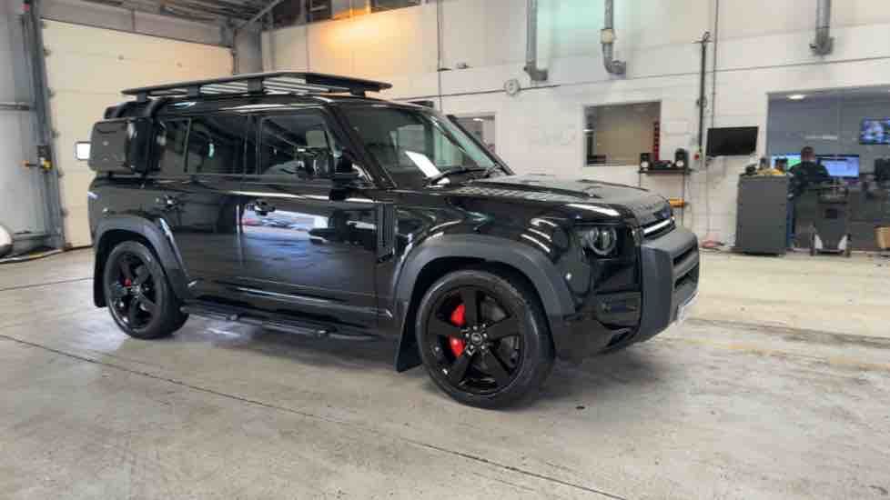 More views of Land Rover Defender 110