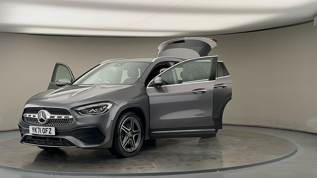 More views of Mercedes-Benz GLA