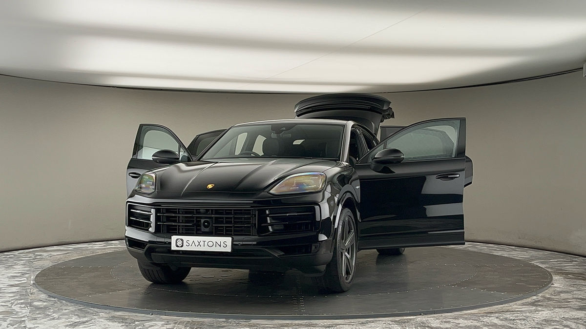 More views of Porsche Cayenne