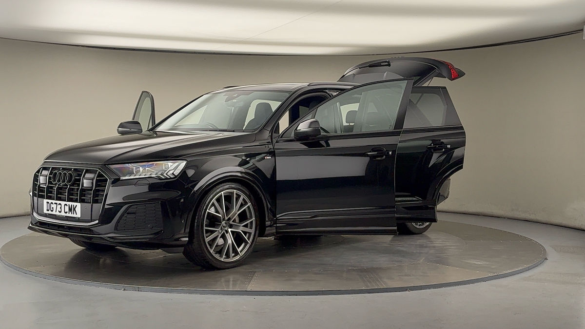 More views of Audi Q7