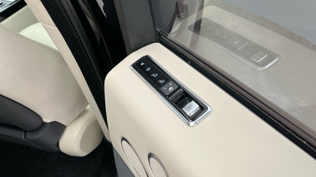 Land Rover Range Rover Image 25