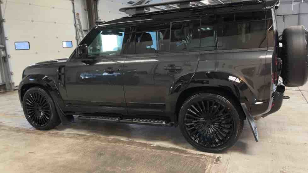 More views of Land Rover Defender 110