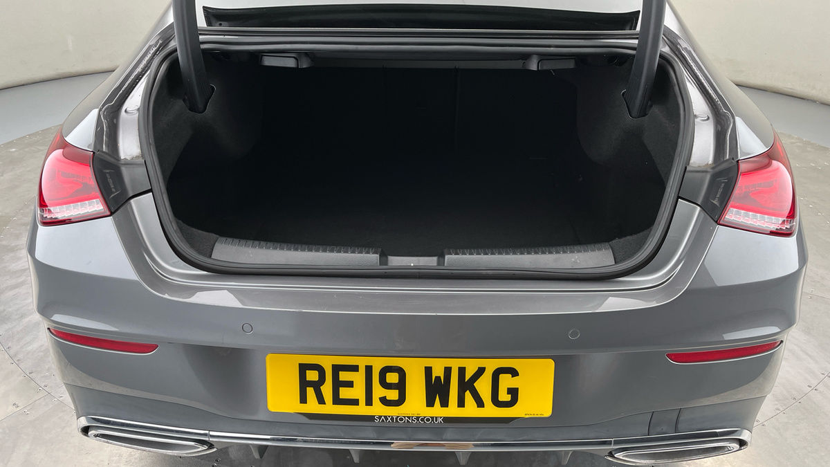 Mercedes-Benz CLA Image 11
