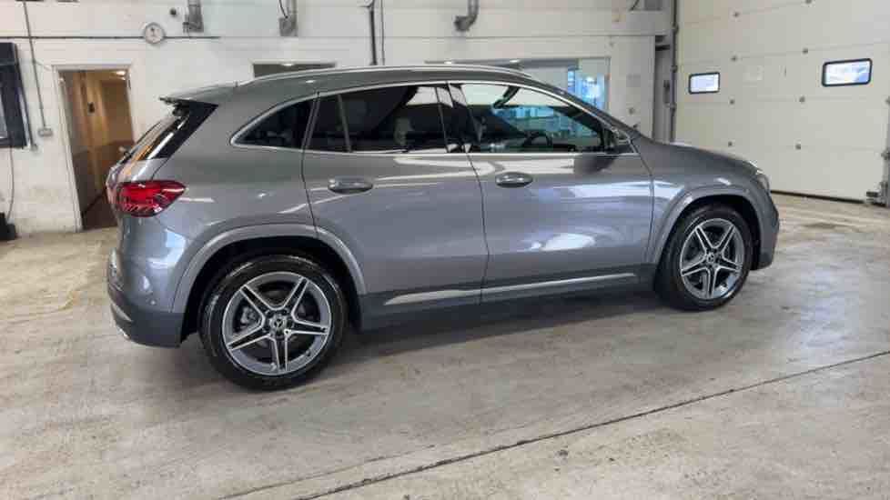 More views of Mercedes-Benz GLA
