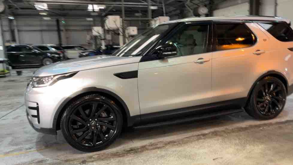 More views of Land Rover Discovery
