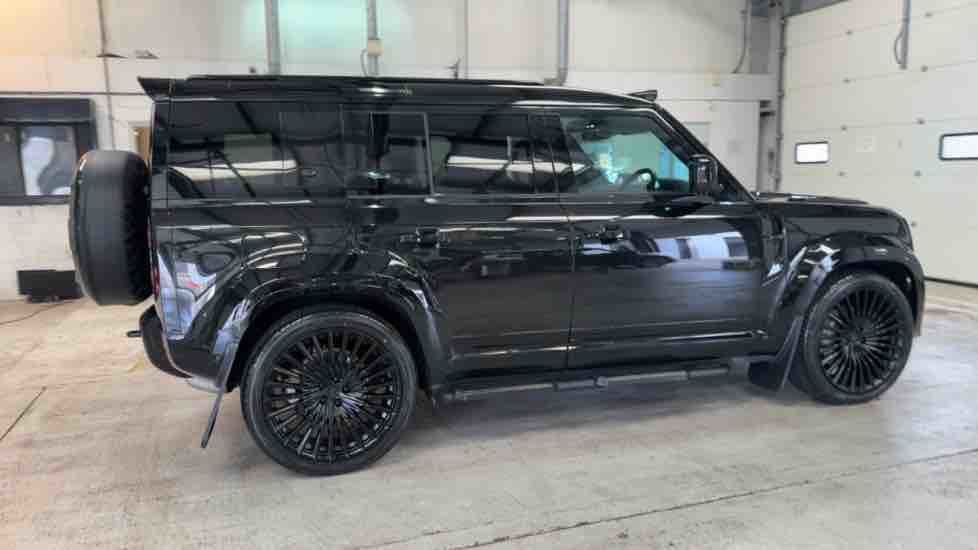 More views of Land Rover Defender 110