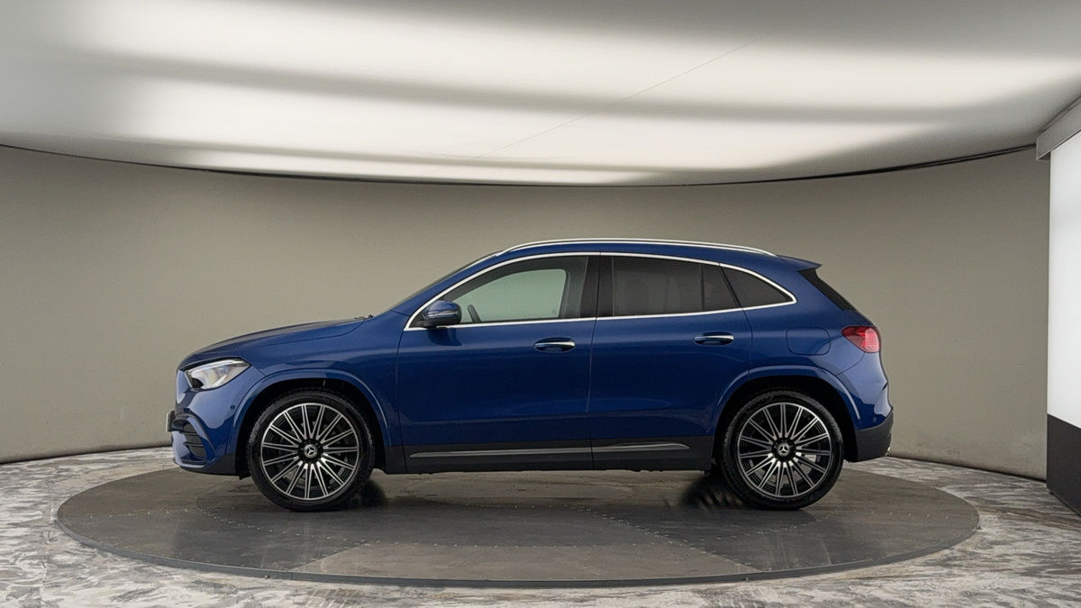 Mercedes-Benz GLA Image 15