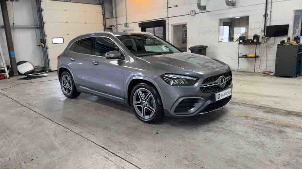 More views of Mercedes-Benz GLA
