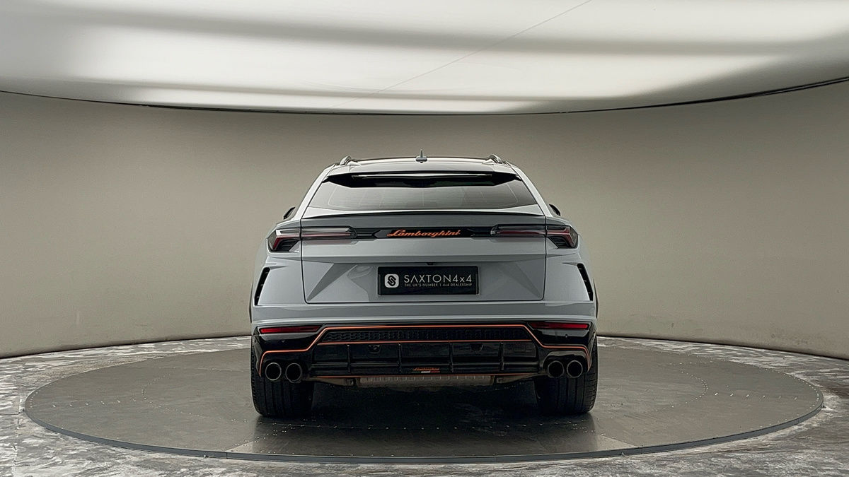 Lamborghini Urus Image 4