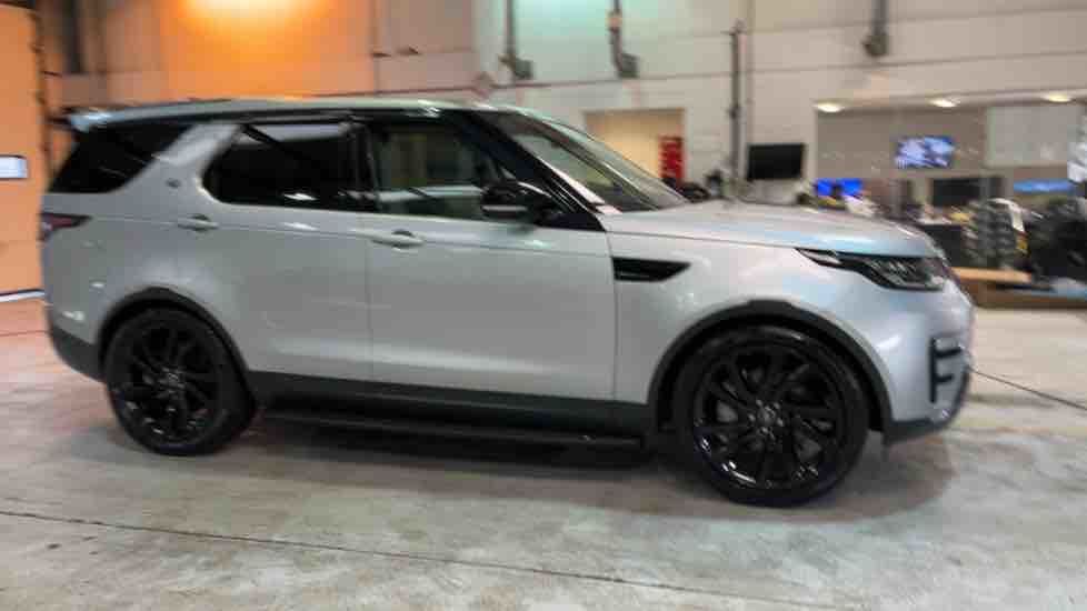 More views of Land Rover Discovery