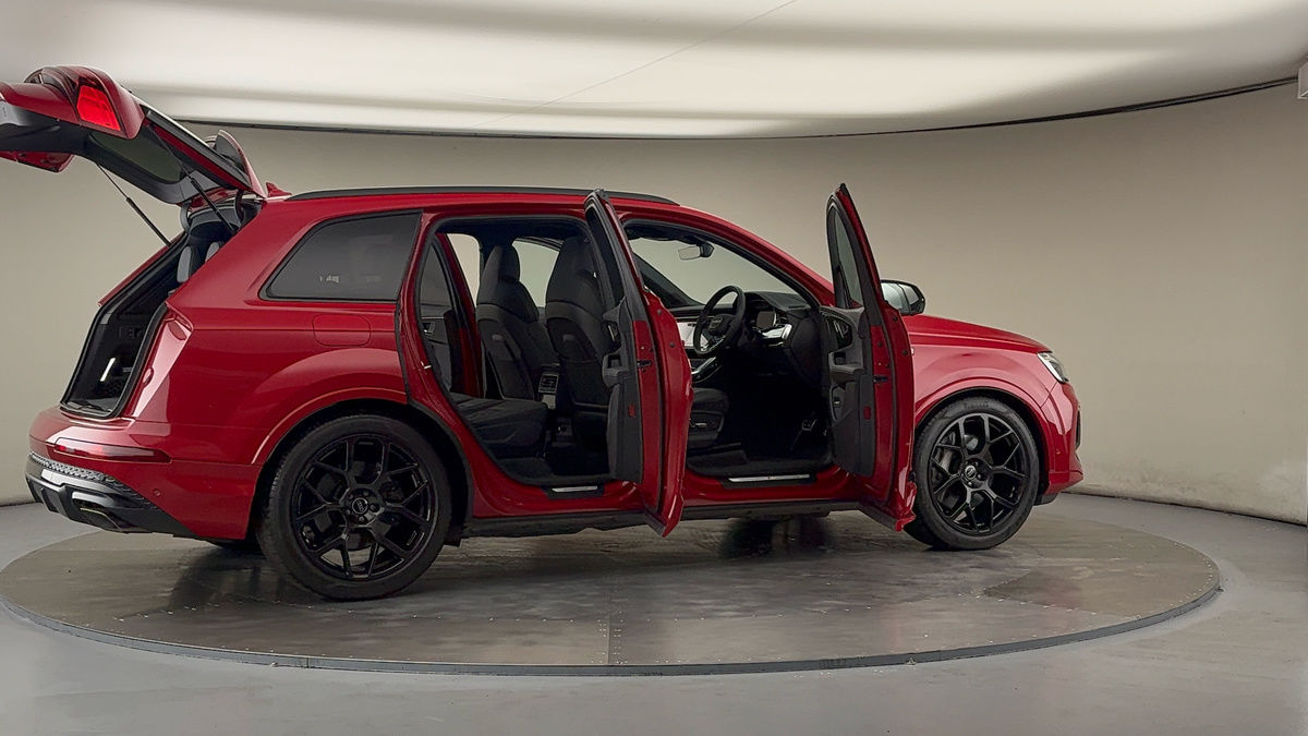 More views of Audi Q7