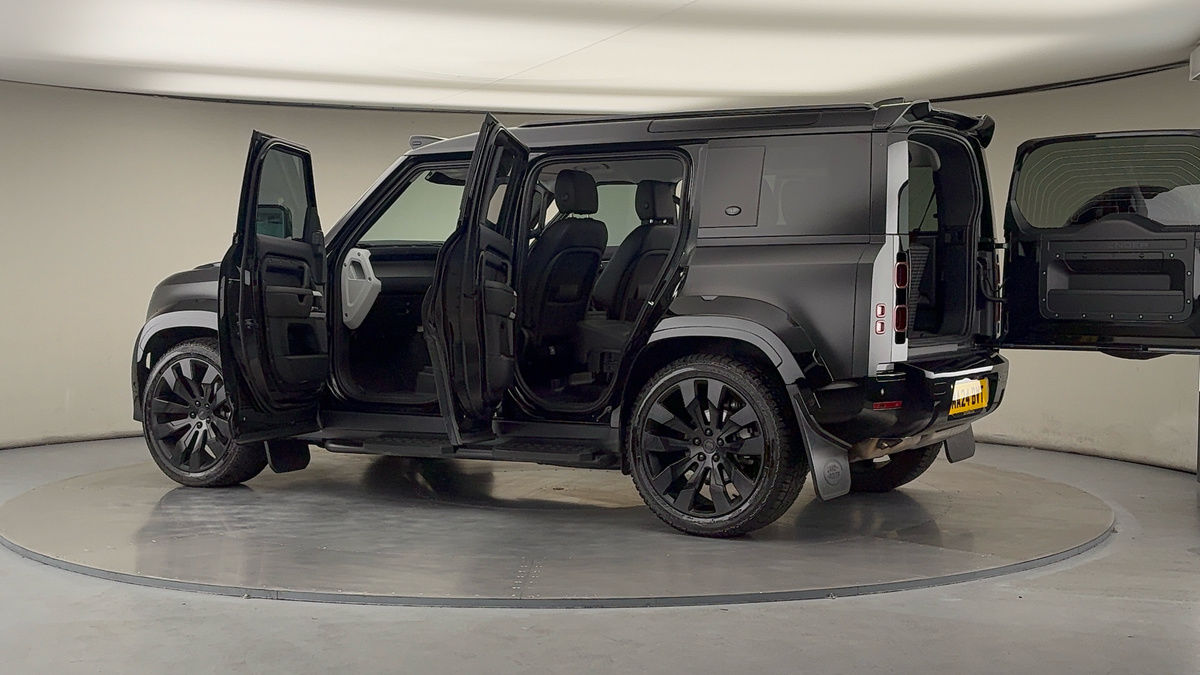 More views of Land Rover Defender 110