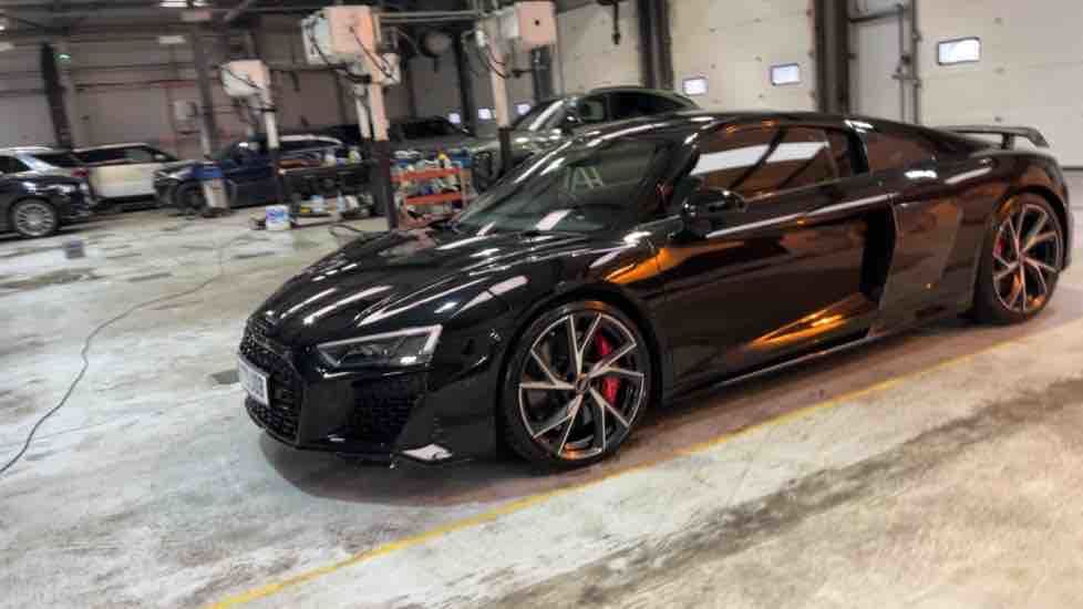 More views of Audi R8