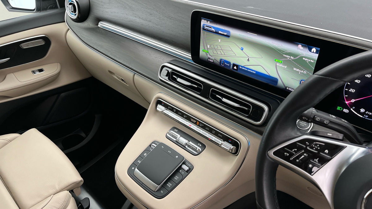 Mercedes-Benz V Class Image 18