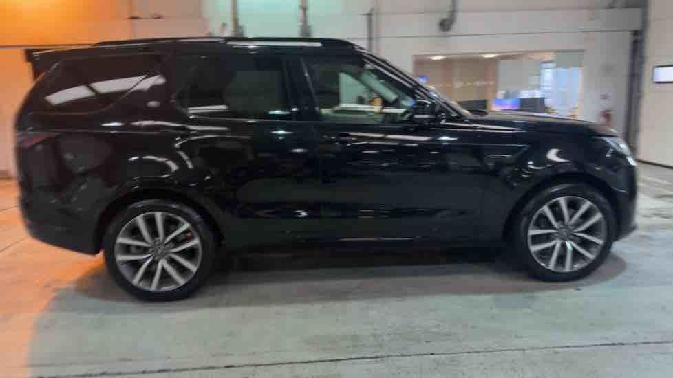 More views of Land Rover Discovery