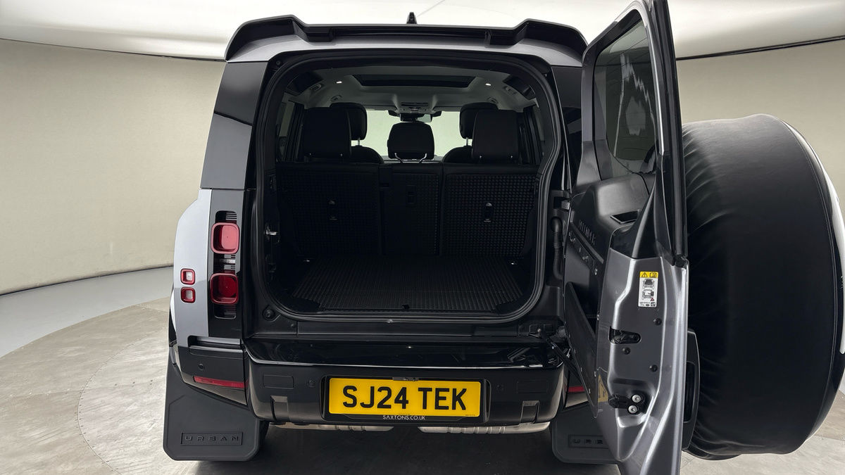 Land Rover Defender 110 Urban Image 11