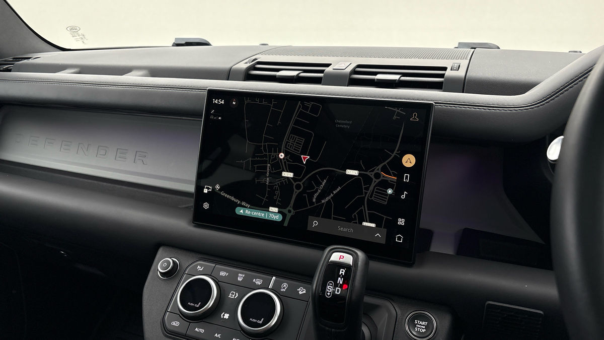 Land Rover Defender 110 Urban Image 17