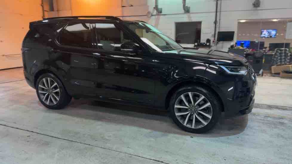 More views of Land Rover Discovery