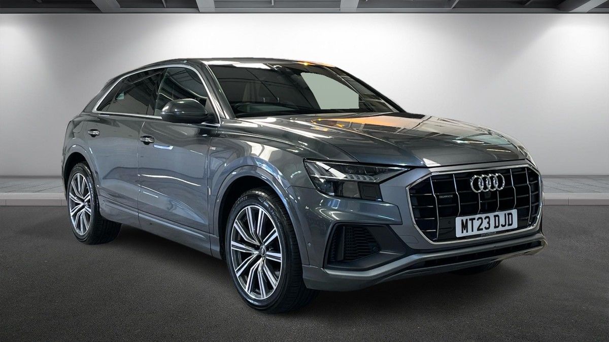 Audi Q8 Sticky Header Image