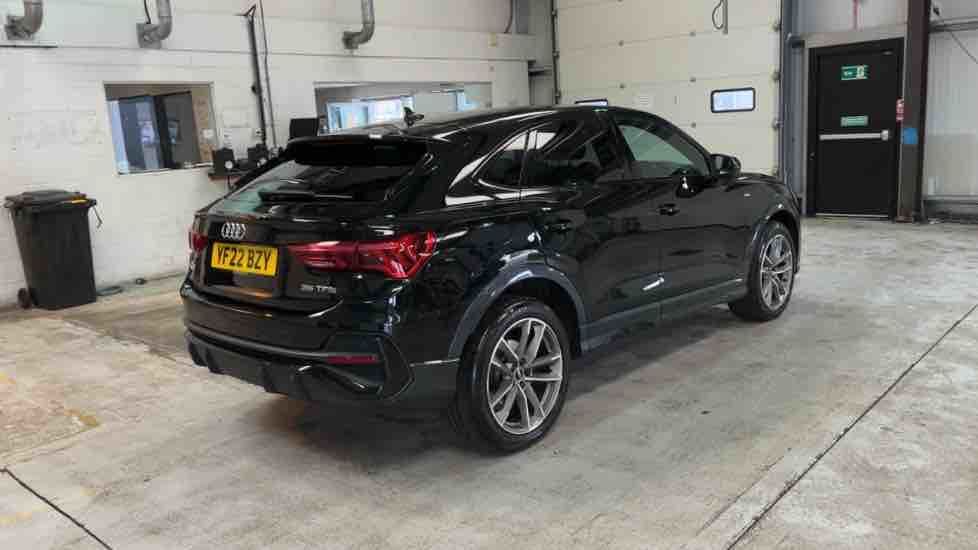 More views of Audi Q3