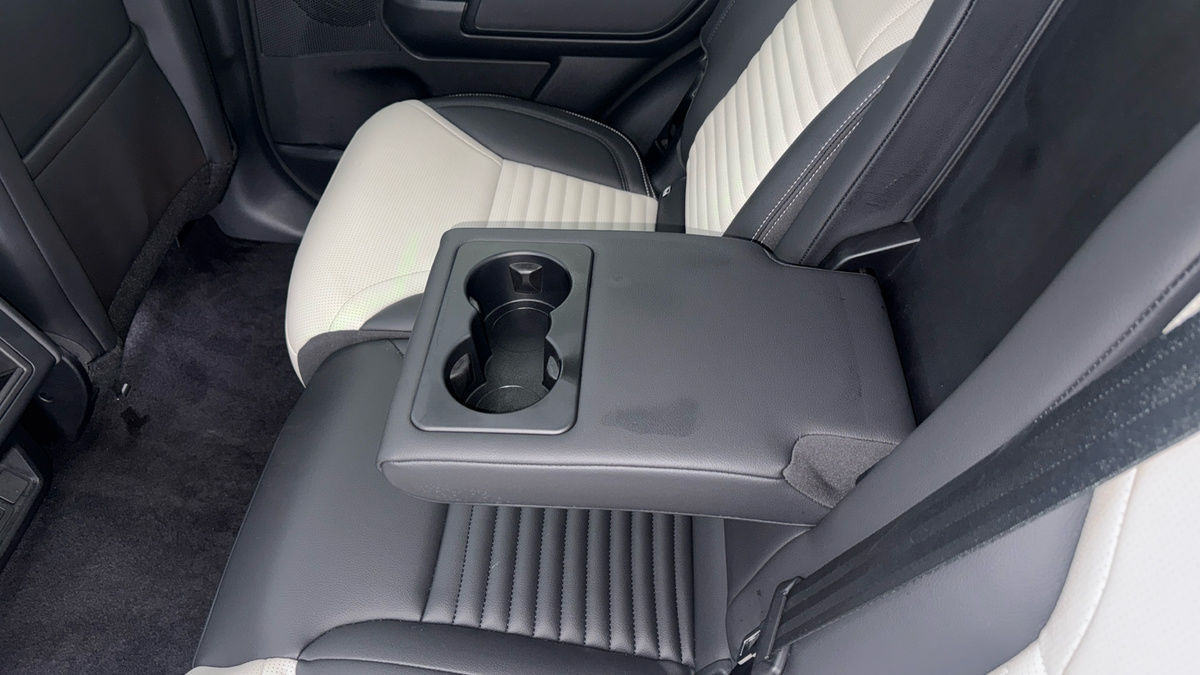 Land Rover Discovery Image 9