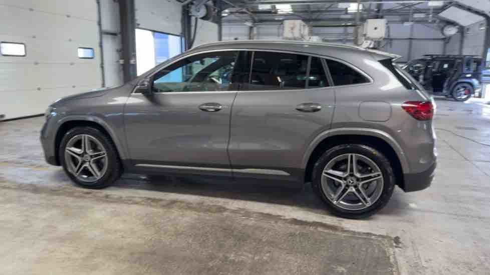 More views of Mercedes-Benz GLA