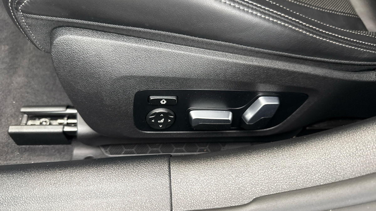 BMW 8 Series Image 4