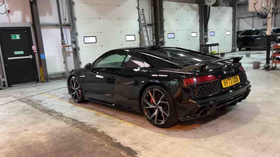More views of Audi R8