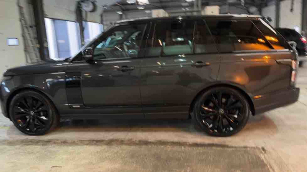 More views of Land Rover Range Rover