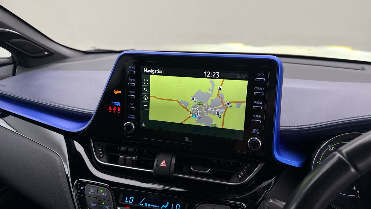 Toyota C-HR Image 12