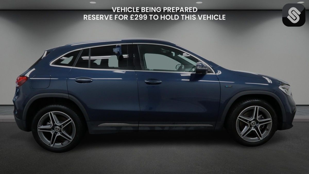 Mercedes-Benz GLA Image 5