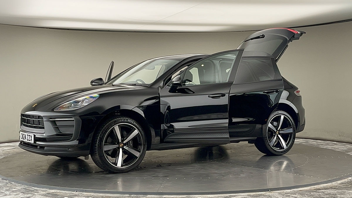More views of Porsche Macan