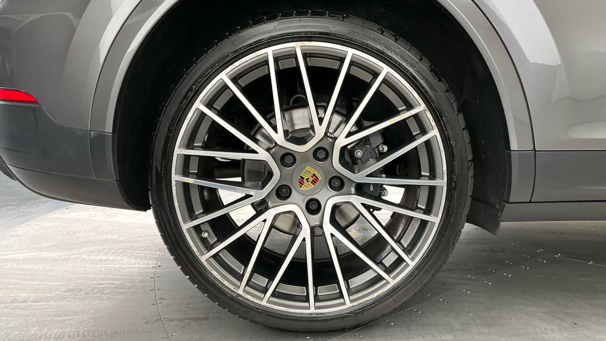 Porsche Cayenne Image 10