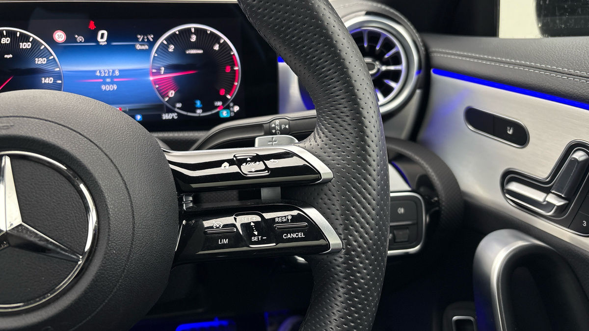 Mercedes-Benz CLA Image 14