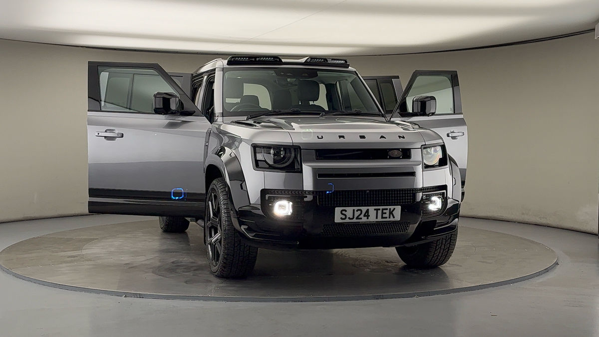 More views of Land Rover Defender 110