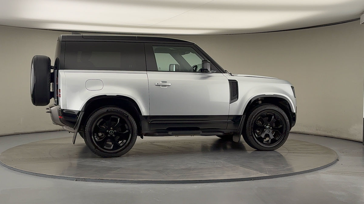 More views of Land Rover Defender 90