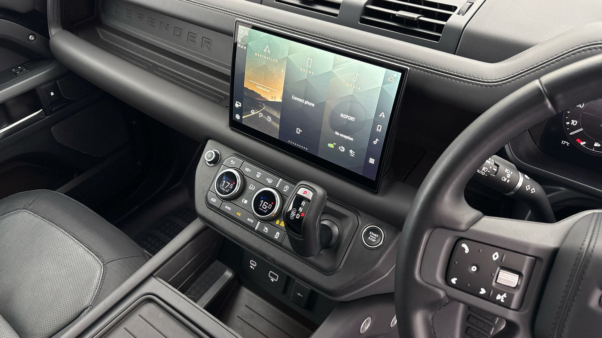 Land Rover Defender 90 Urban Image 18