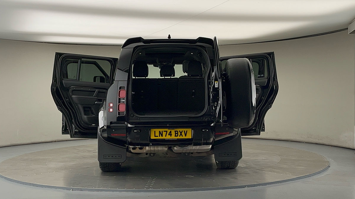 More views of Land Rover Defender 110
